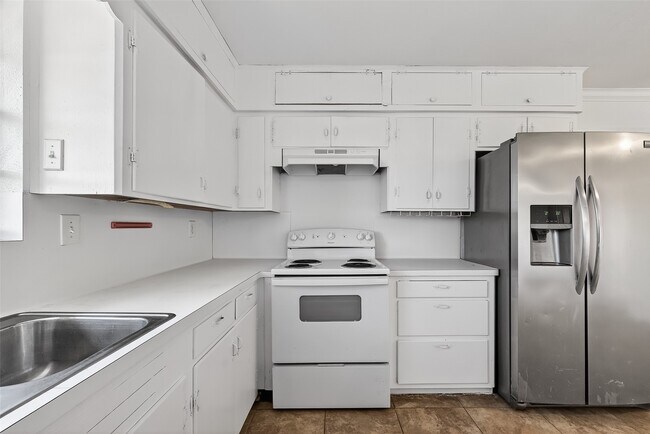 Building Photo - 703 Coryell St