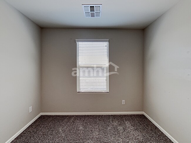 Building Photo - 2544 N Heritage St