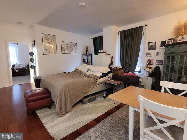 Building Photo - 219 S 18th St