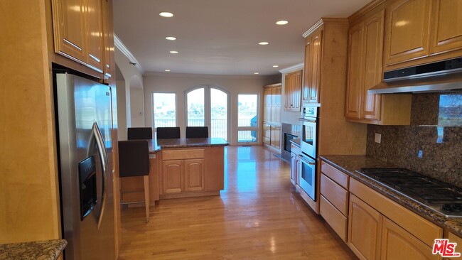 Building Photo - 8120 Billowvista Dr