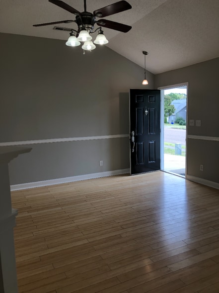 Building Photo - 226 Knox Creek Trail NW