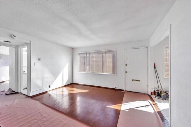 Building Photo - 6033 Foothill Blvd