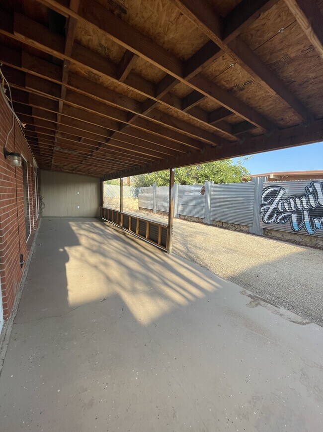 Building Photo - 5113 Wally Dr