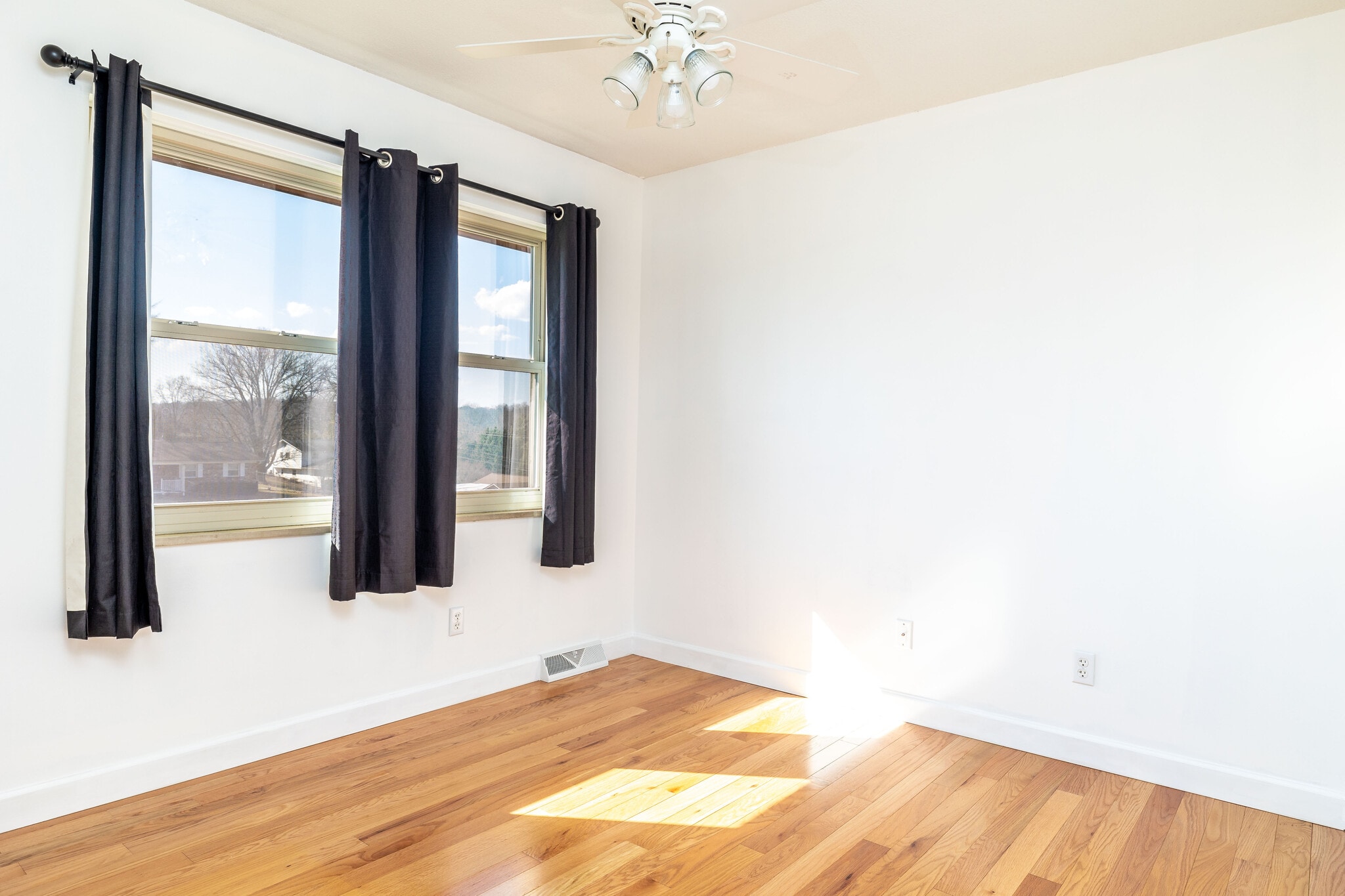 Building Photo - 908 Dartford Rd