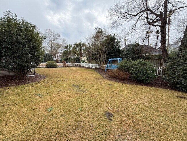 Building Photo - 3 Bedroom 2 Bath House in Shadowmoss - West Ashley