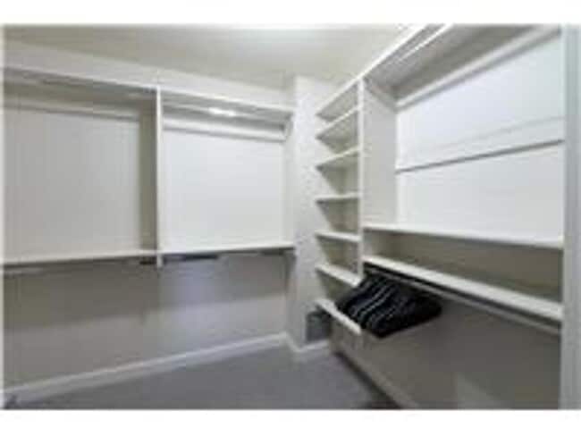 Building Photo - 4901 Washington Boulevard 4B