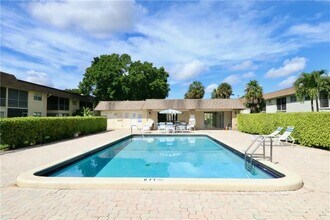 Building Photo - 9915 Sandalfoot Blvd