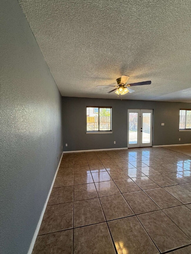 Building Photo - 14157 Tierra Delfin Dr