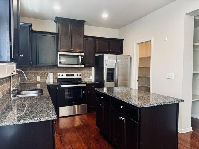 Building Photo - 2214 Spicy Pine Ln