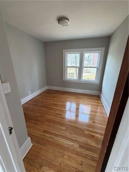 Building Photo - 501 Clarendon St