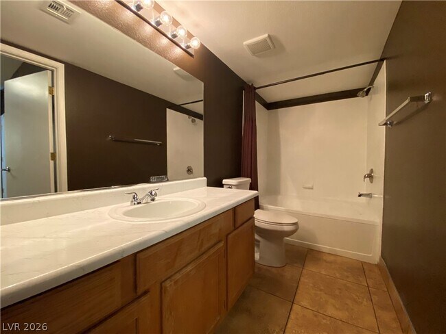Building Photo - 7255 W Sunset Rd