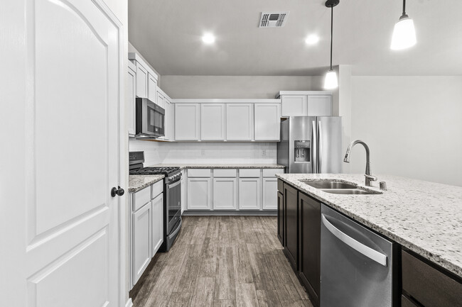 Building Photo - 12352 Stansbury Dr