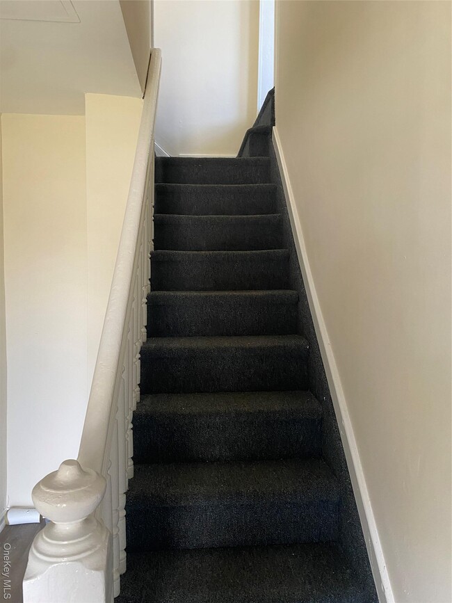 Building Photo - 96 River Ave