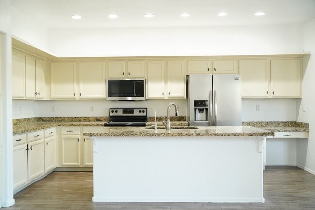 Building Photo - 1231 N Firehouse Ct