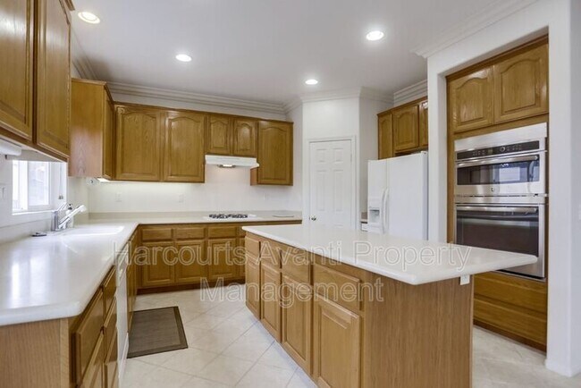 Building Photo - 7332 Escallonia Ct