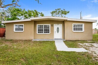 Building Photo - 1423 Brookhill Dr