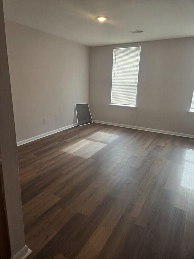 Building Photo - 881 N 41st St