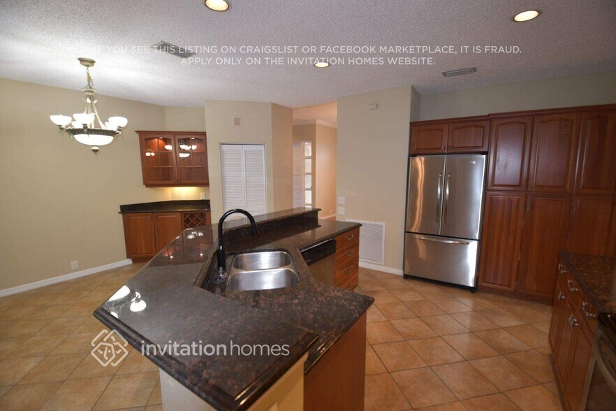 Building Photo - 4443 Bardsdale Dr