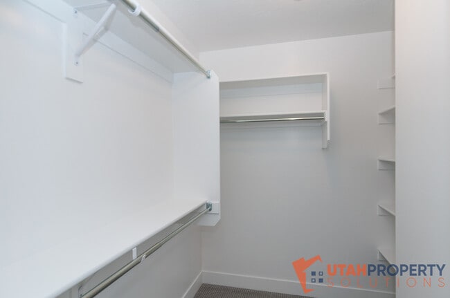 Building Photo - 995 W 360 S