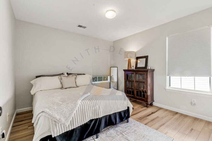 Building Photo - 420 Gardners Cir