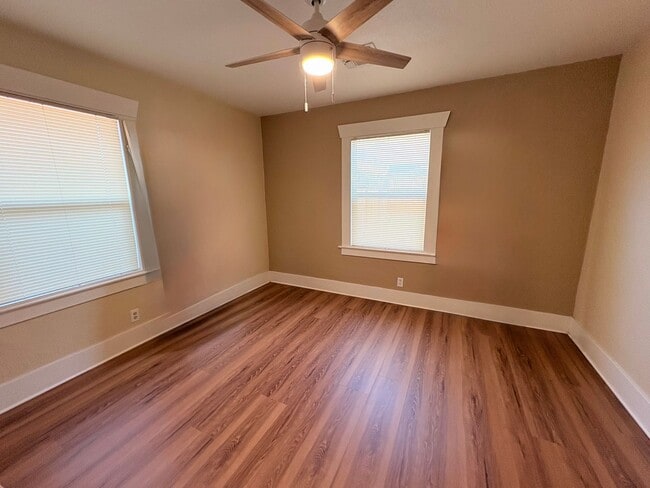 Building Photo - 210 Las Flores Ave