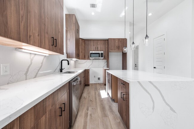 Building Photo - 3619 Bremond St