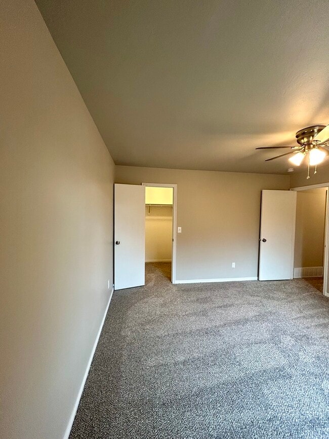 Building Photo - Remodeled 3 Bed, 2 Bath Home in West Jordan — Available Now