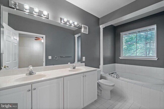 Building Photo - 1024 Leeward Way