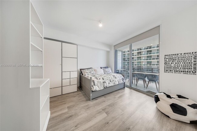 Building Photo - 488 NE 18th St