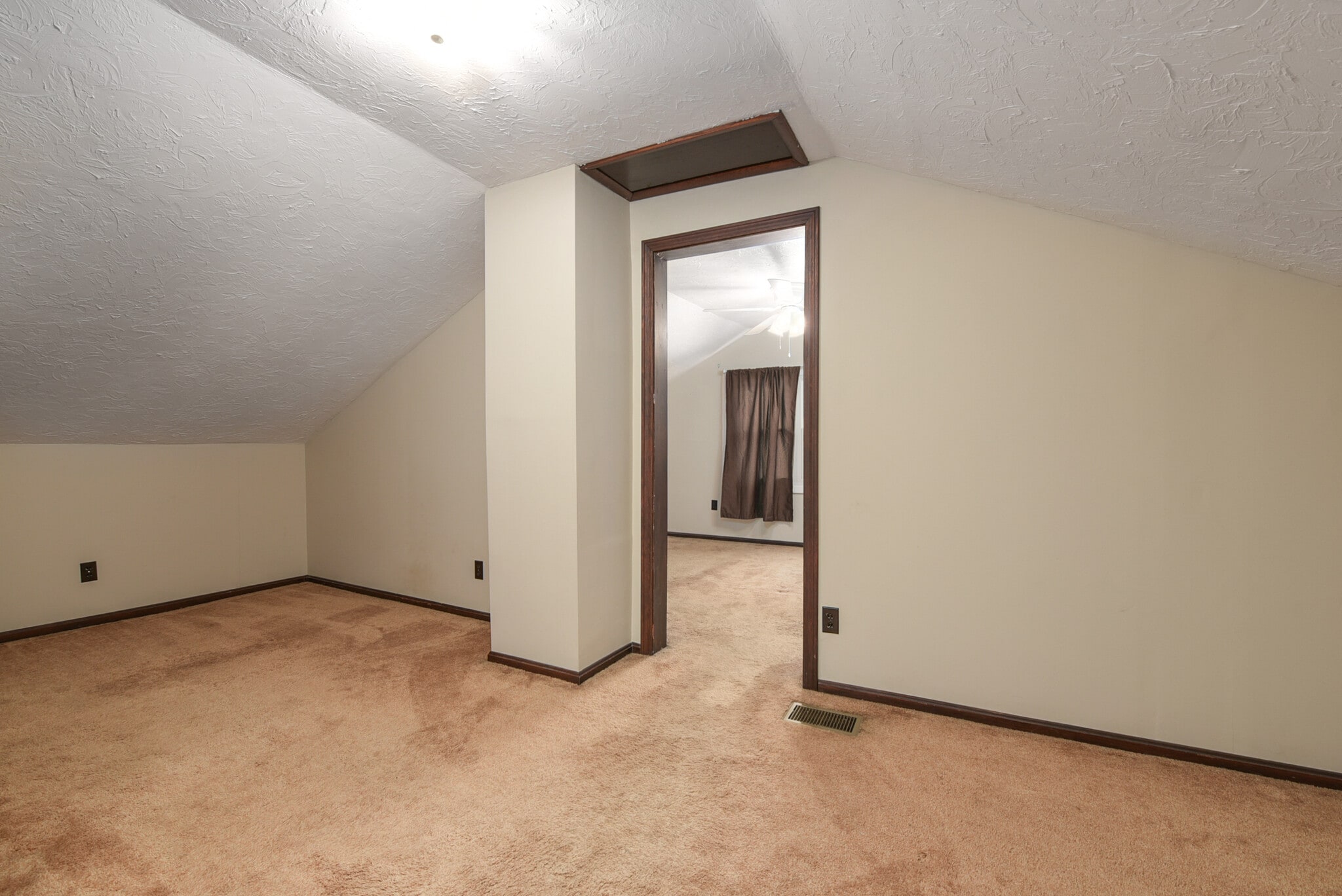 Building Photo - 247 E 248th St