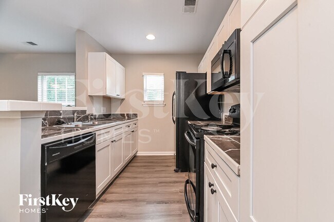 Building Photo - 105 Vinca Dr