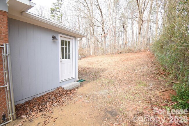Building Photo - 924 Edgegreen Dr