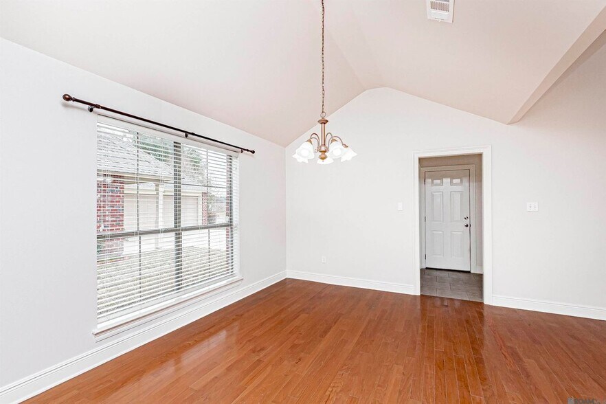 Building Photo - 37024 Rivergate Ave