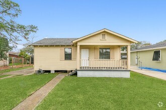 Building Photo - Better Price! Renovated Chalmette 2 Bedroo...