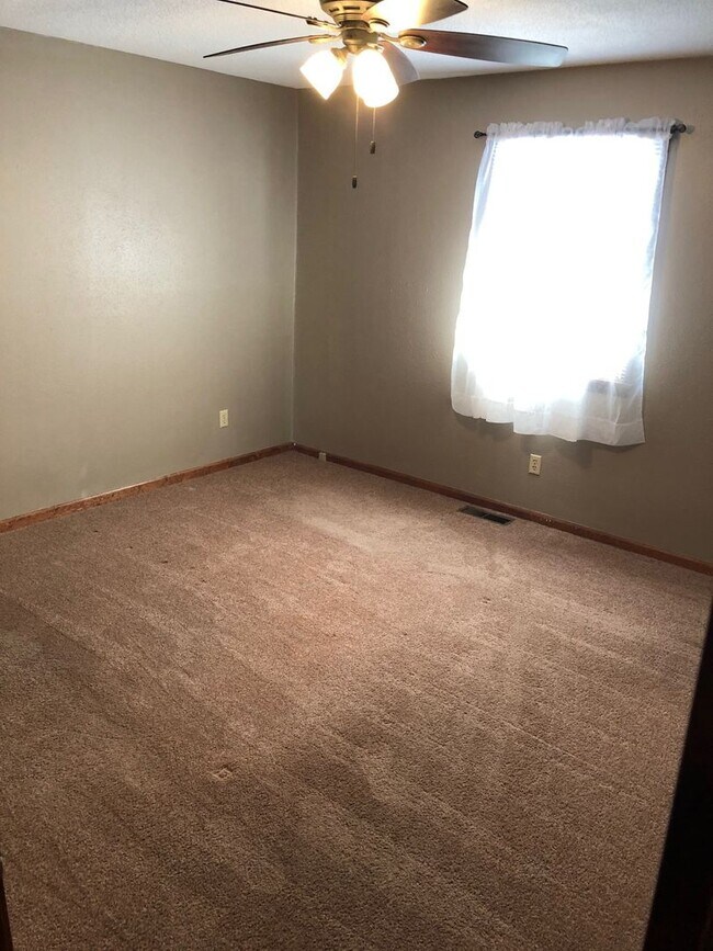 Building Photo - 4Bed/3Bath, Ranch-Style Home in Wooded Area