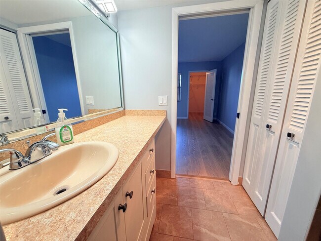 Building Photo - 2017 Newcastle A