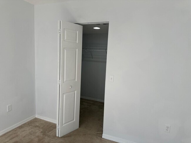 Building Photo - 4179 N Haverhill Rd