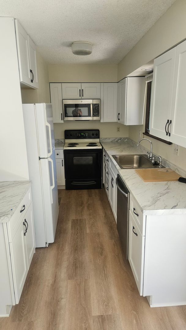 Building Photo - 2608 Leisure Dr