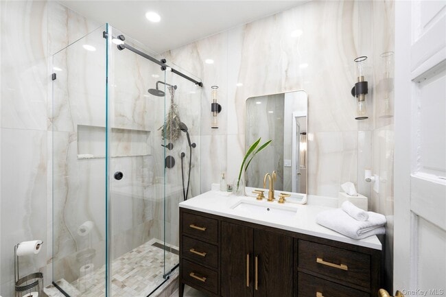 Building Photo - 850 S Lake Blvd