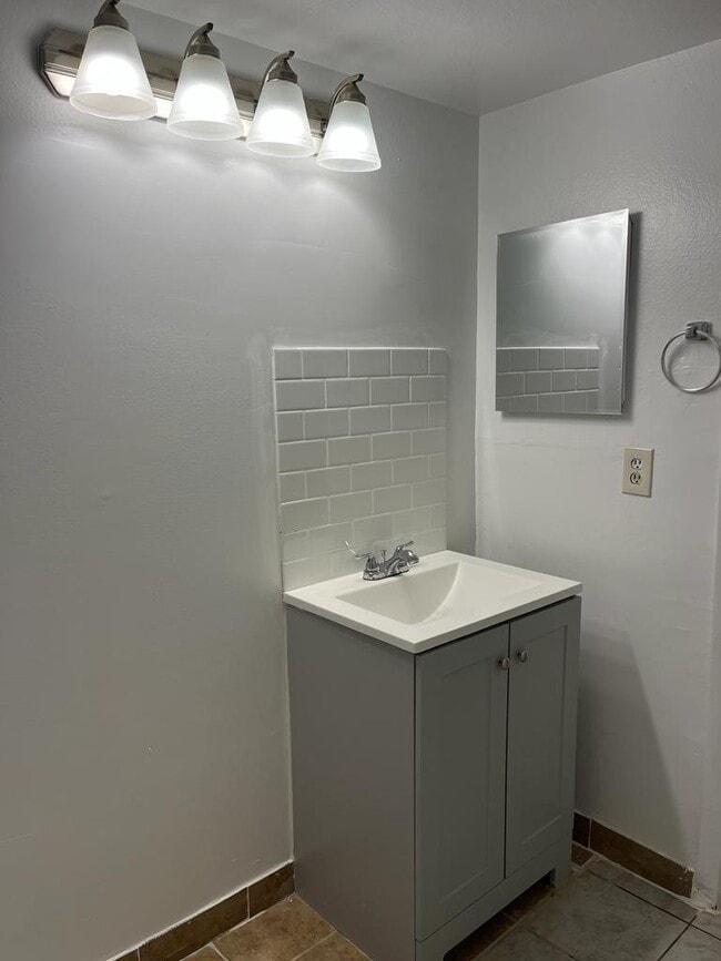Building Photo - 2420 Lemon Tree Ln