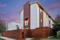 Building Photo - 2307 Kirby St