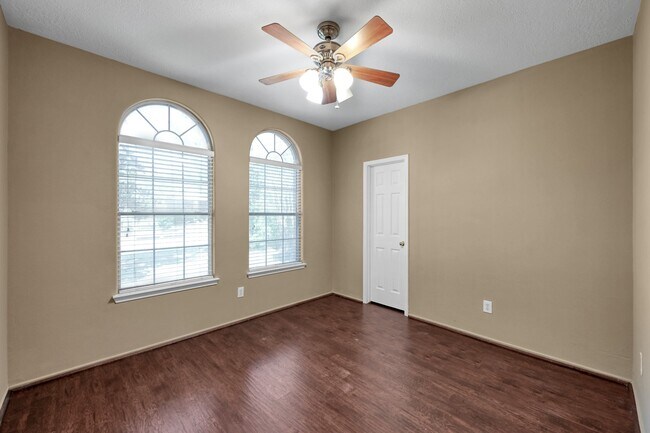 Building Photo - 952 Crannog Way