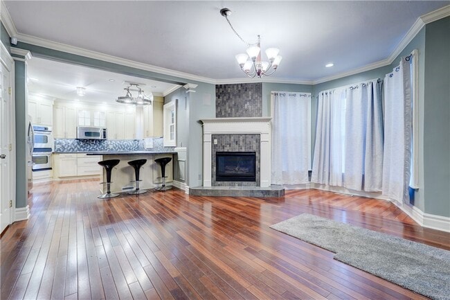 Building Photo - 450 S Main St