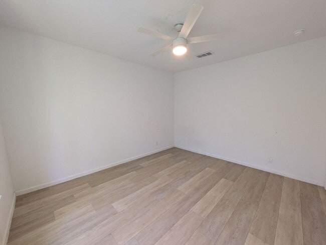 Building Photo - 1420 Live Oak St