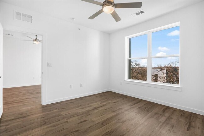 Building Photo - 4801 Springdale Rd