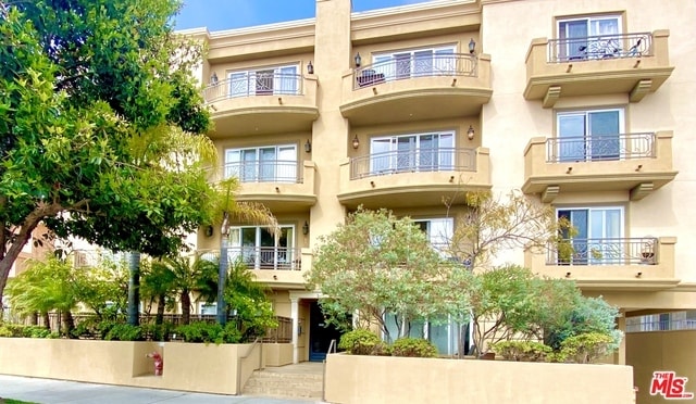 Building Photo - 1530 Centinela Ave