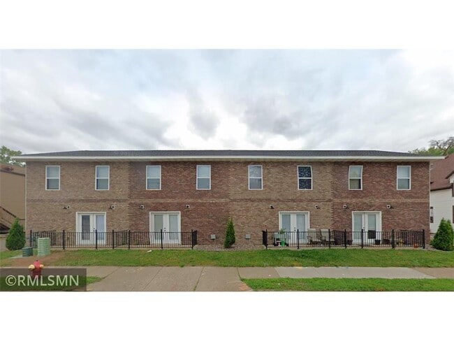 Building Photo - 360 N Knowles Ave