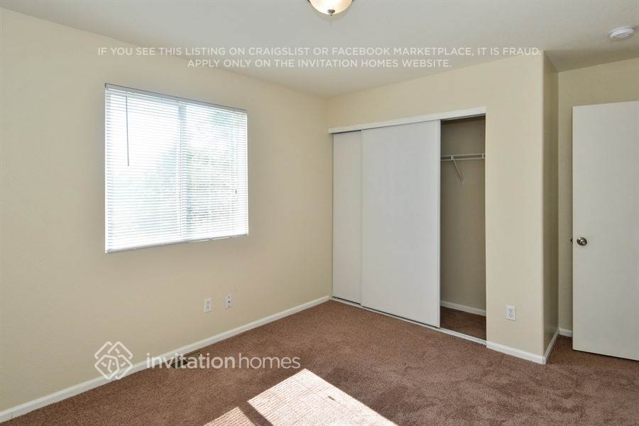 Building Photo - 1350 Bluebird St