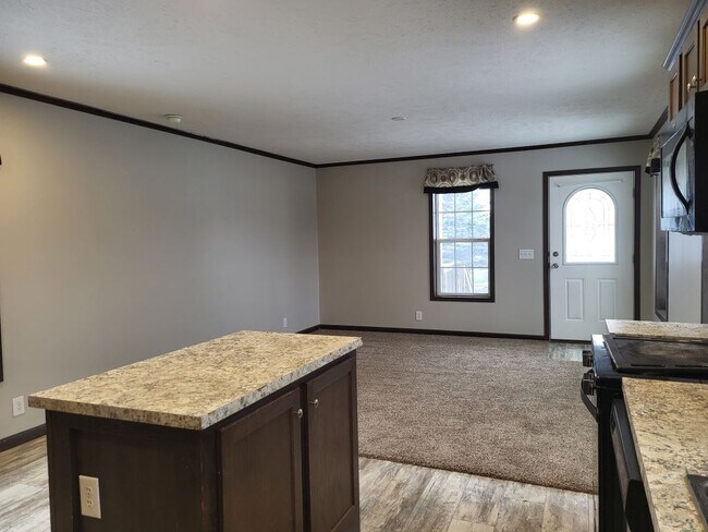 Building Photo - 61 Meadowlark Ln