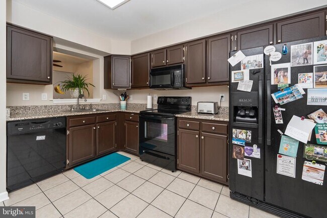 Building Photo - 1127 Kelfield Dr